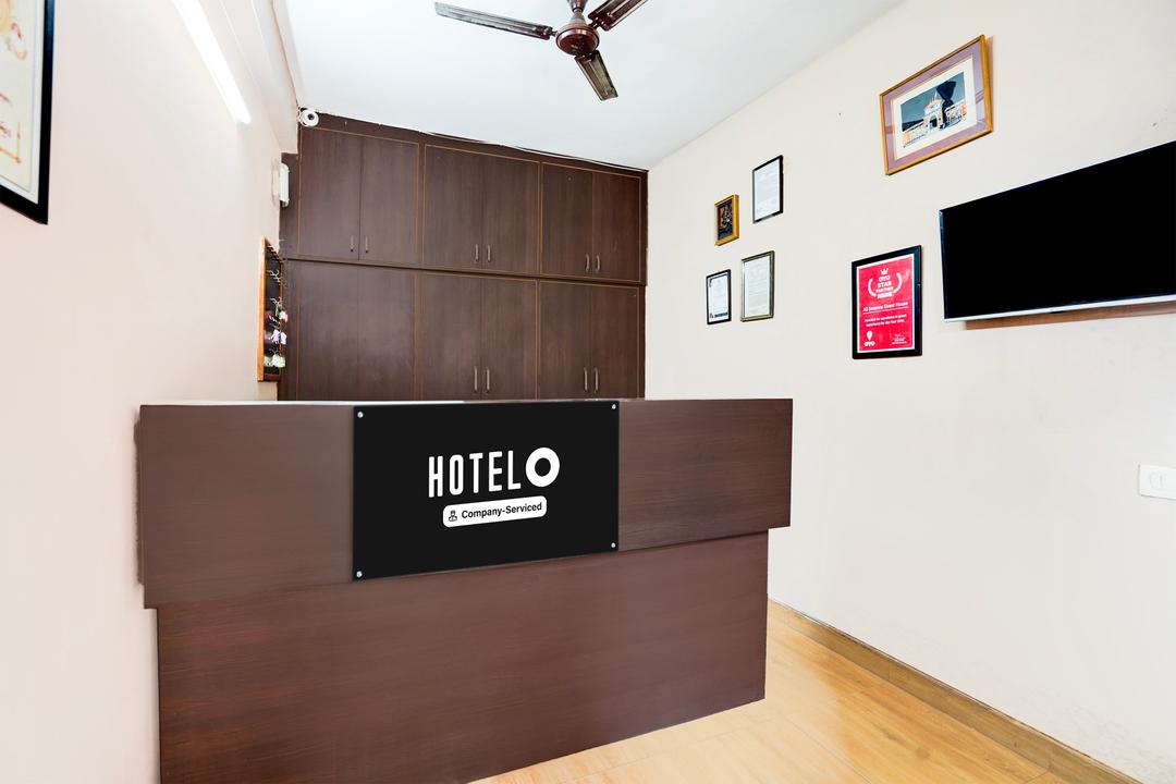 Super Hotel O GMS Road Ballupur Chowk in Dehradun