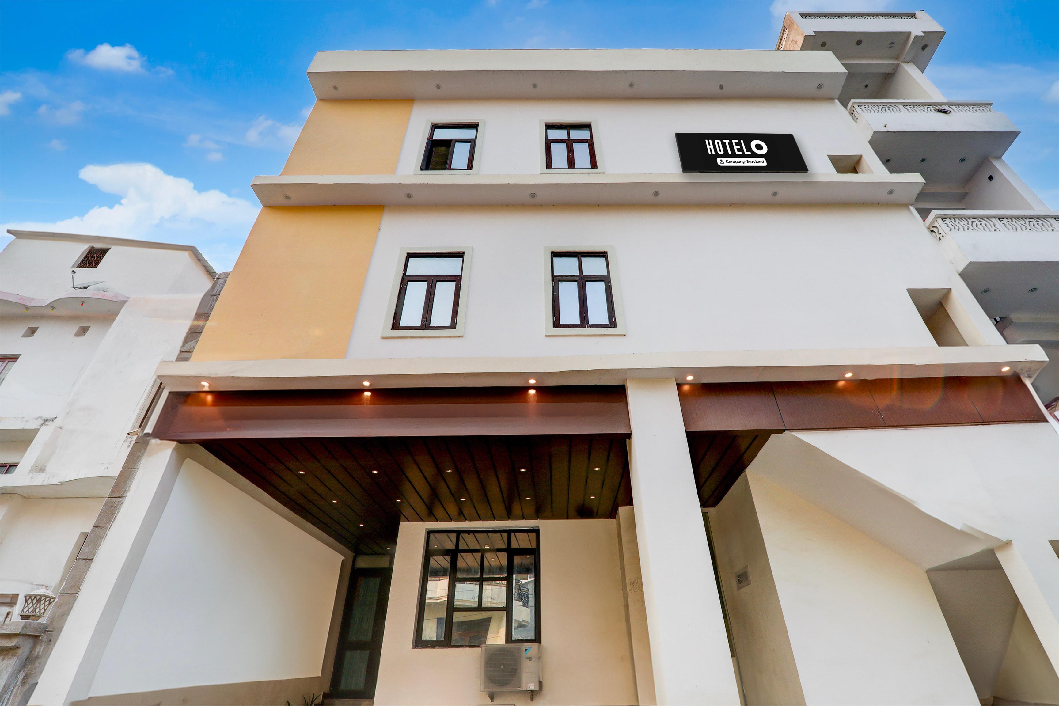 Super Hotel O Indira Nagar in Lucknow