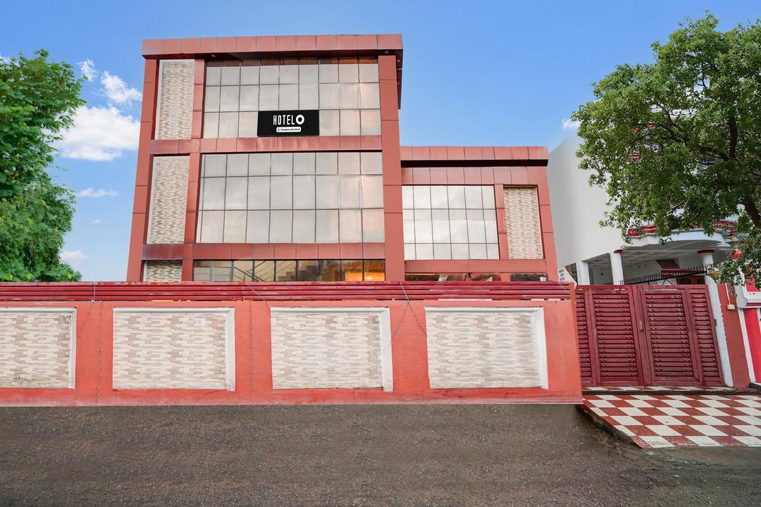 Super Hotel O Jankipuram Vikas Nagar in Lucknow