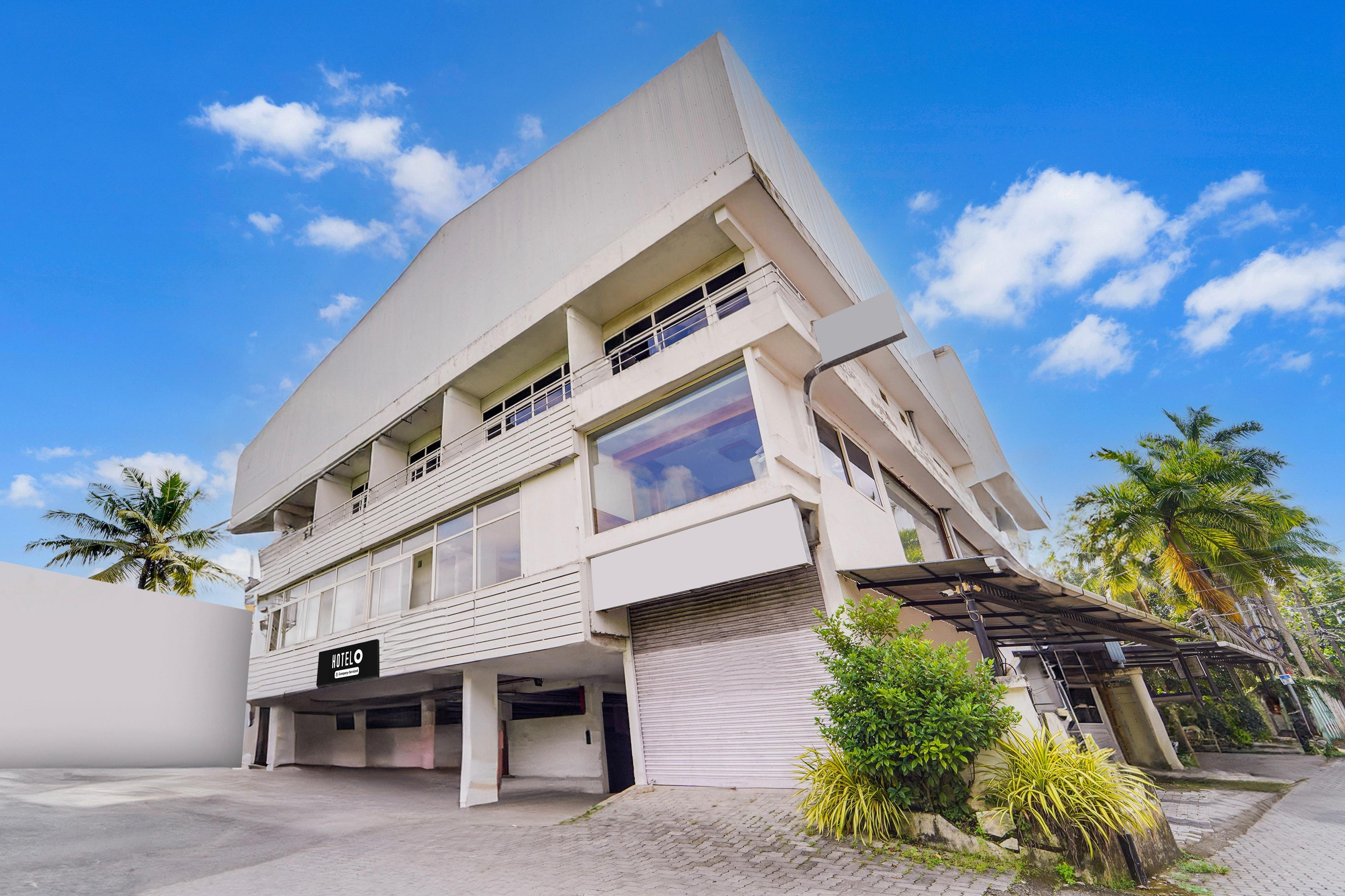 Super Hotel O Vazhakkala in Kochi