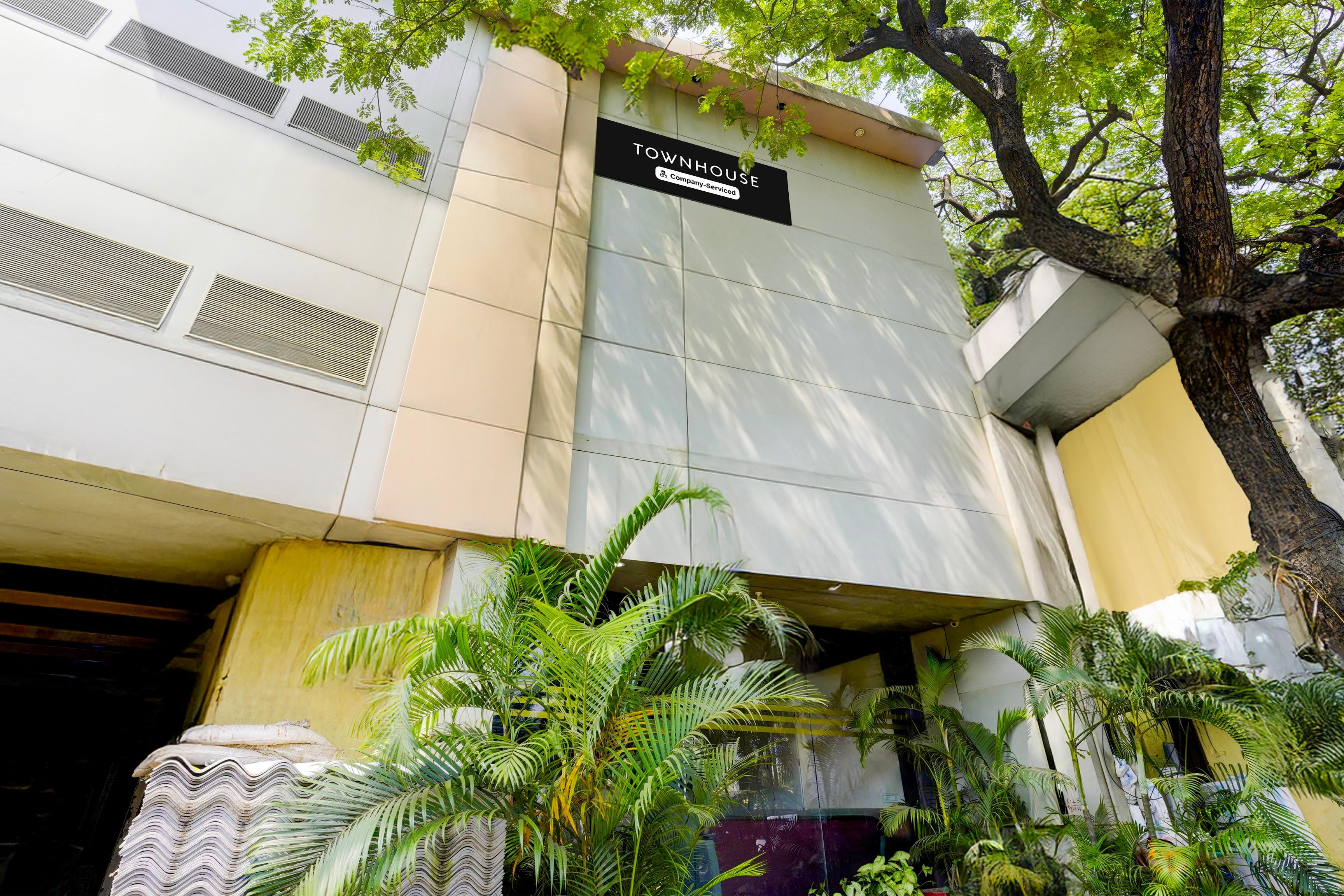 Super Townhouse Andheri Sakinaka Metro Formerly Hotel Amour in Mumbai