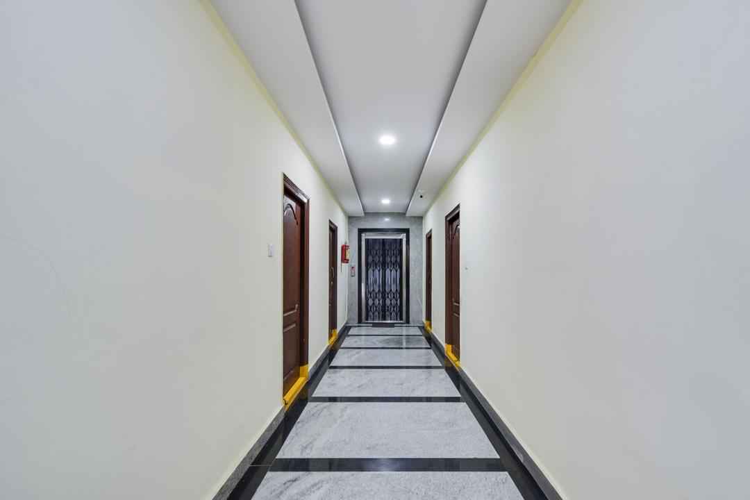 Super Townhouse Hitech City Madhapur in Hyderabad