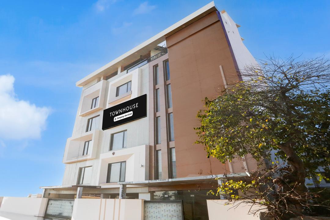 Super Townhouse ISBT Dehradun in Dehradun