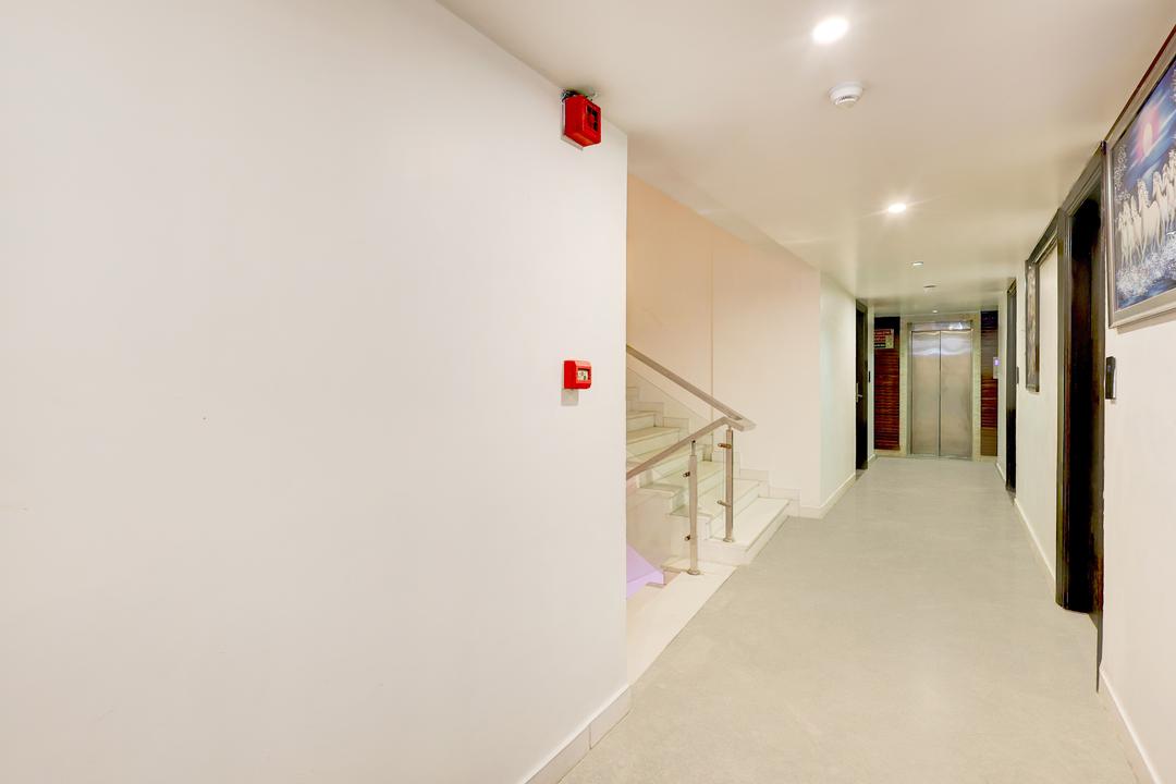 Super Townhouse Oak New Delhi Central Railway Junction Formerly Uppal International in Delhi