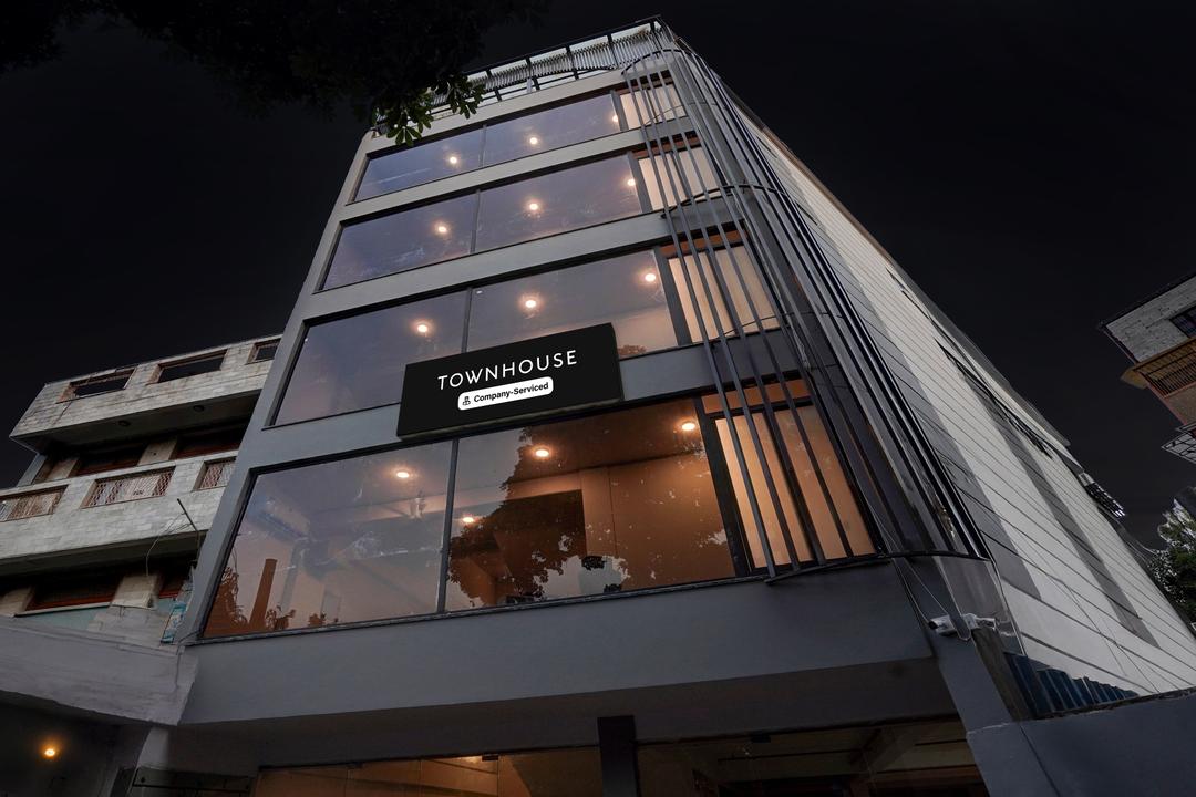 Super Townhouse Preet Vihar Metro Station in Delhi