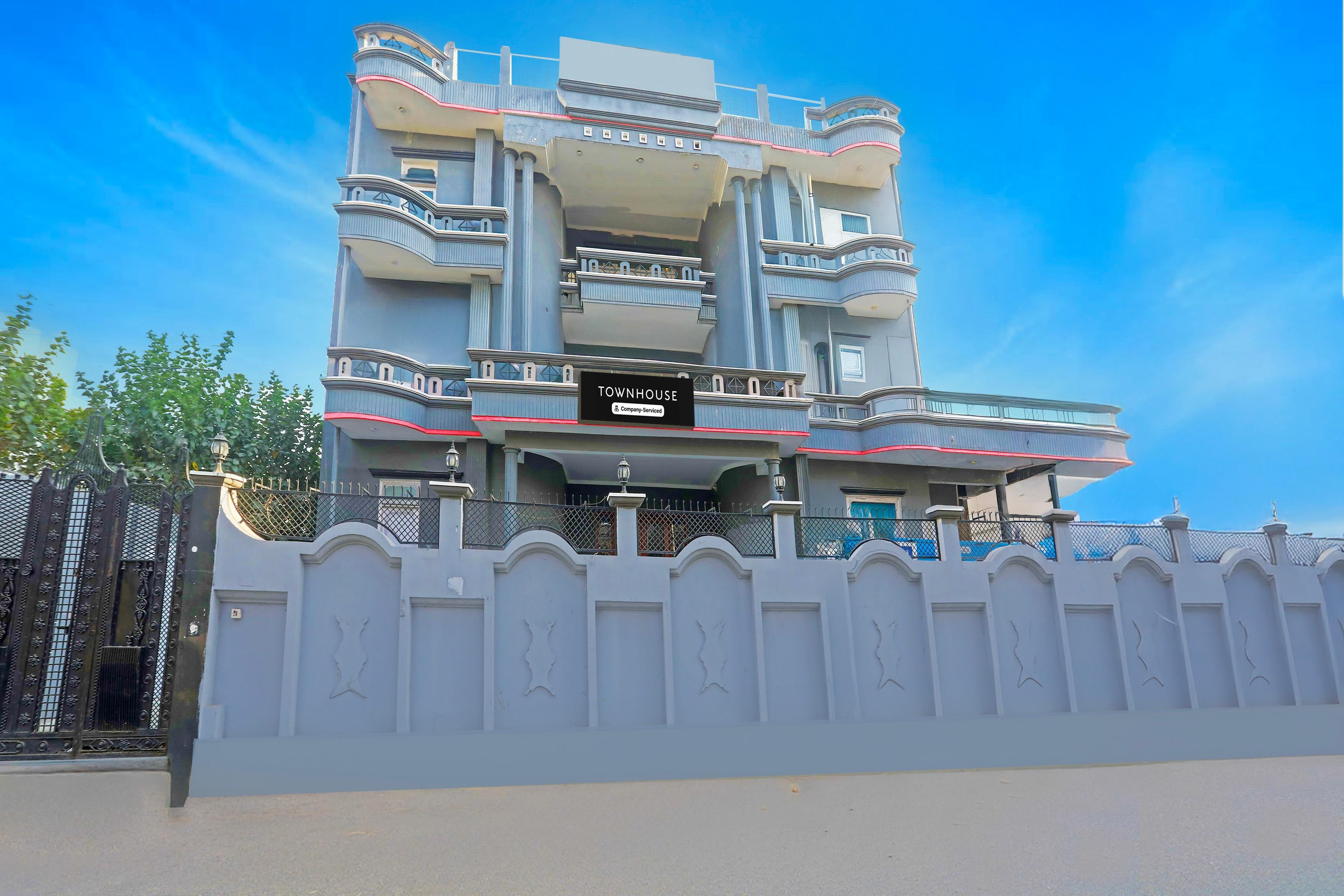Super Townhouse Vijay Khand Gomti Nagar in Lucknow