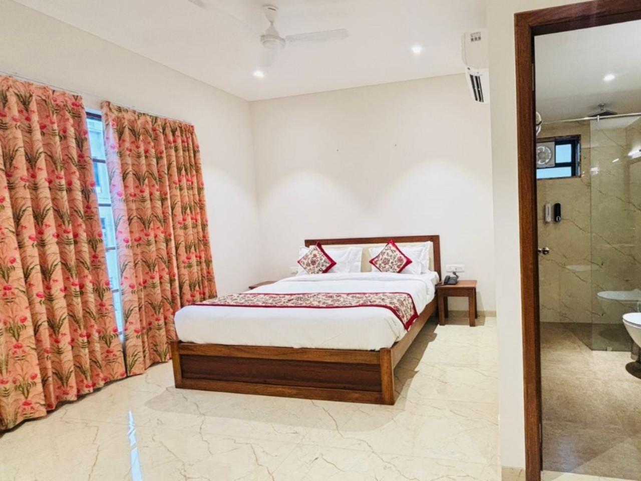 Mayas Manor - A Luxury Lake View Boutique Hotel in Udaipur