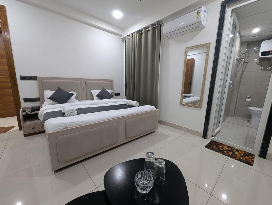 Shft-In Hotel in Noida