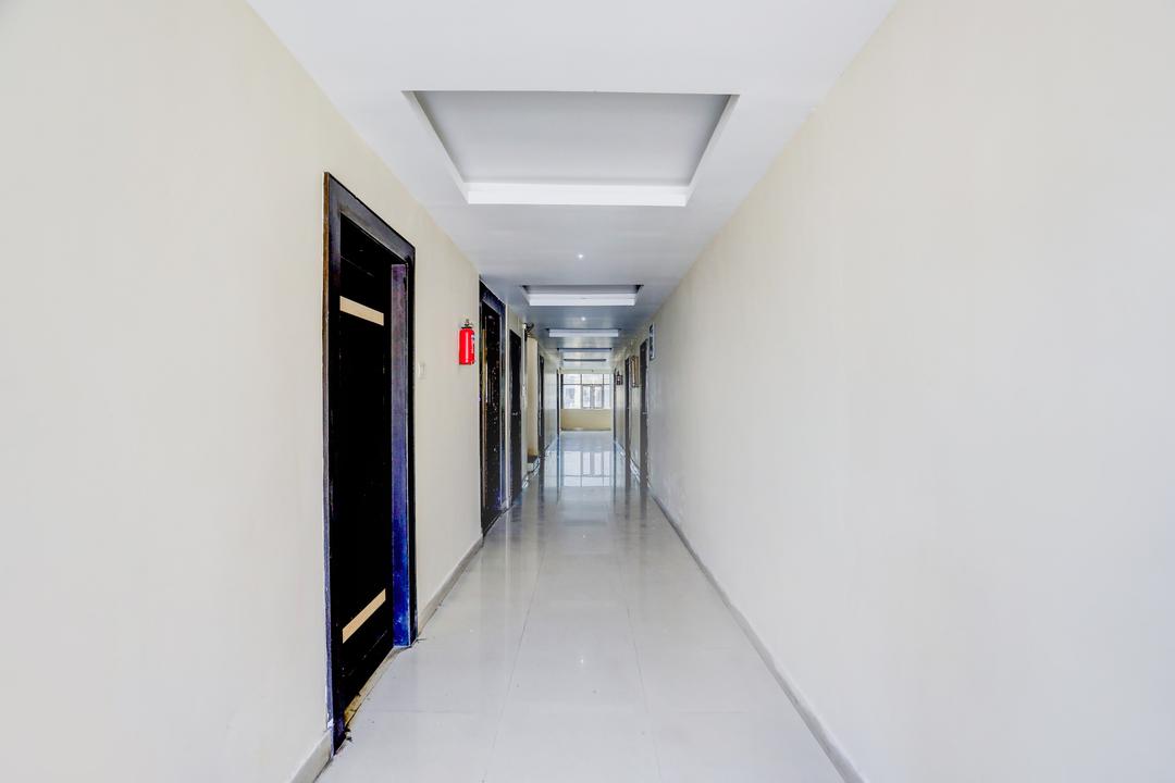 Super Hotel O Rajahmundry Central Railway Station Formerly Sanjeevi Residency in Rajahmundry