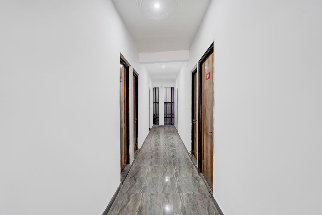 Hotel O Sector 121 Gaur City Mall Noida Formerly Royal FNG in Noida