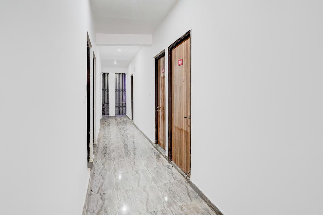 Hotel O Sector 121 Gaur City Mall Noida Formerly Royal FNG in Noida