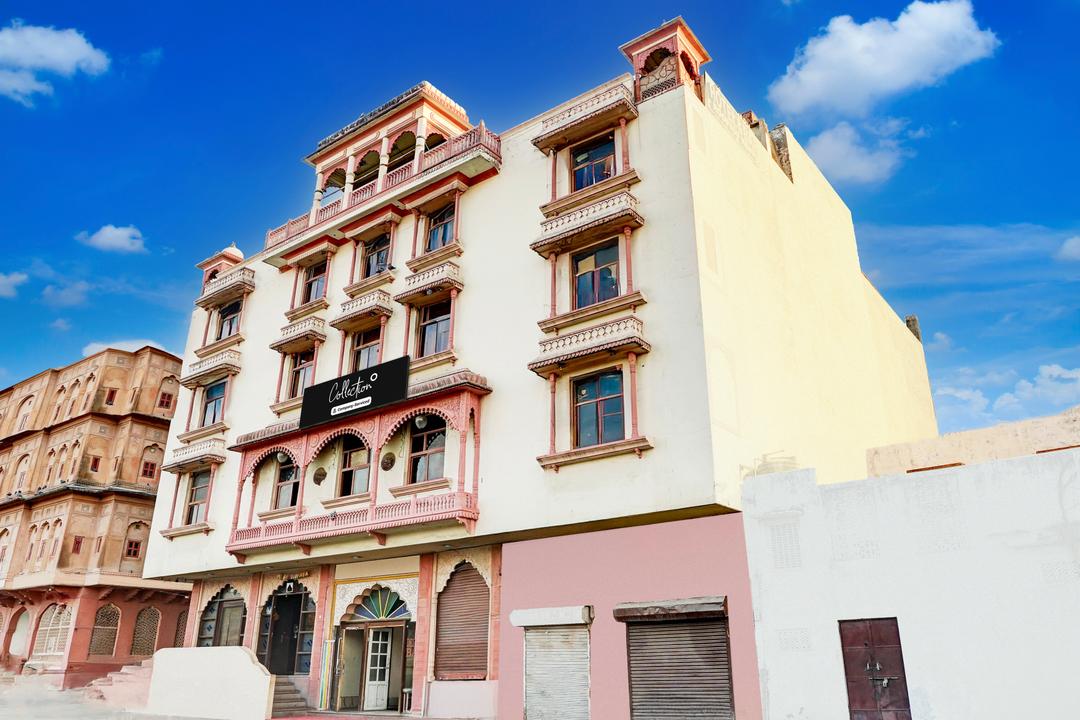 Super Collection O Gangapole Amer Road Formerly Rewa Garh in Jaipur