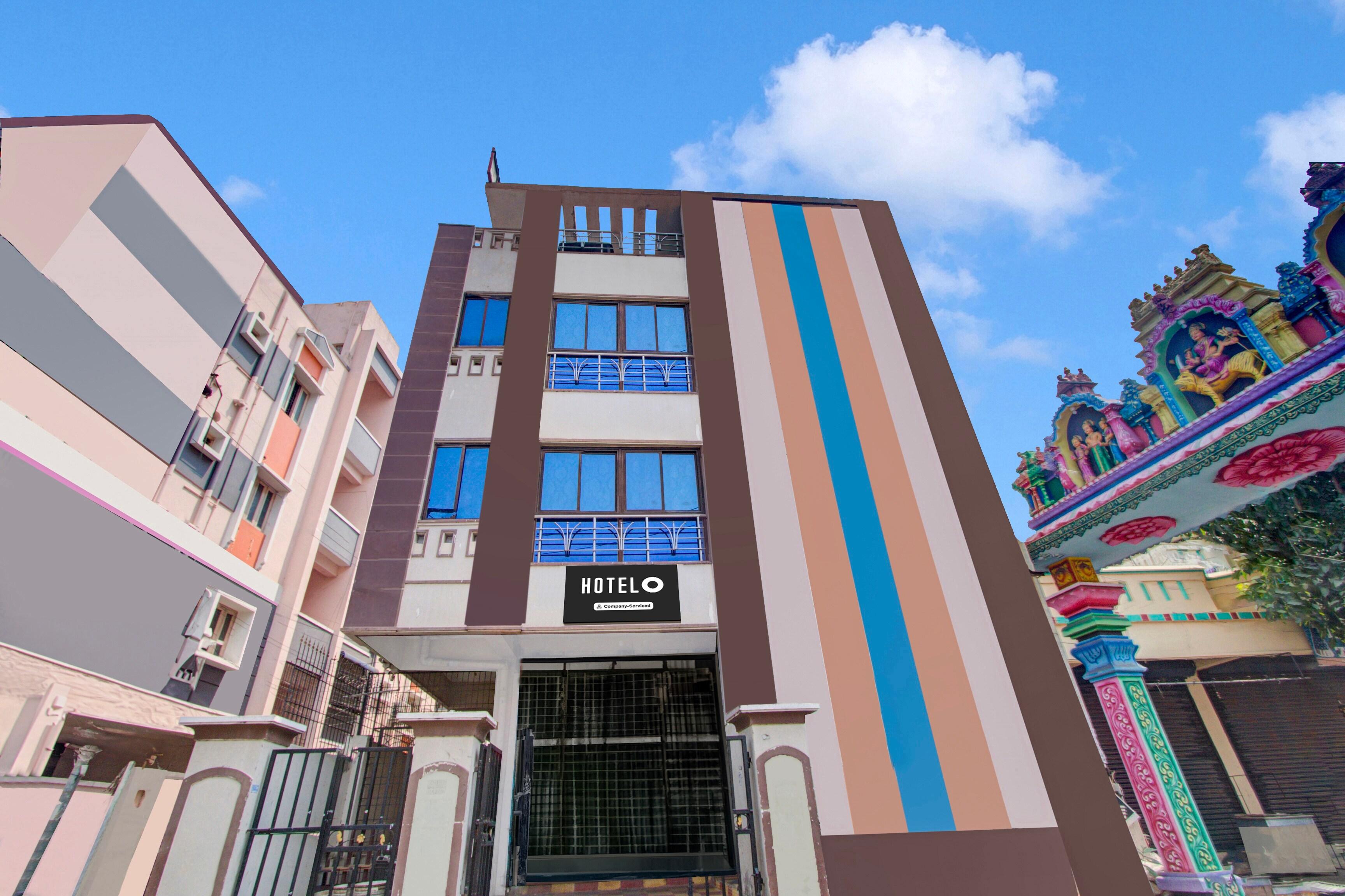 Super Hotel O Adarsh Nagar Near Kavya Hospital in Visakhapatnam