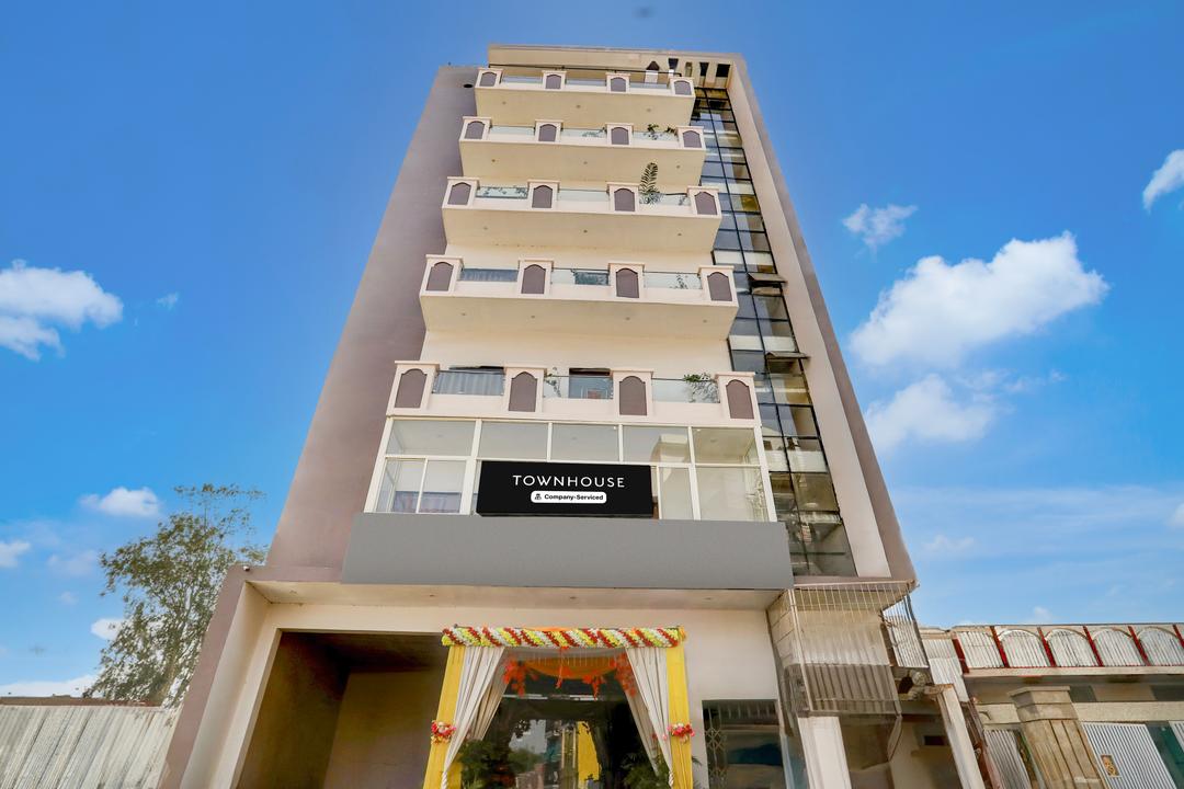 Super Townhouse Hyderabad Gate IIT BHU Formerly RK Heights in Varanasi
