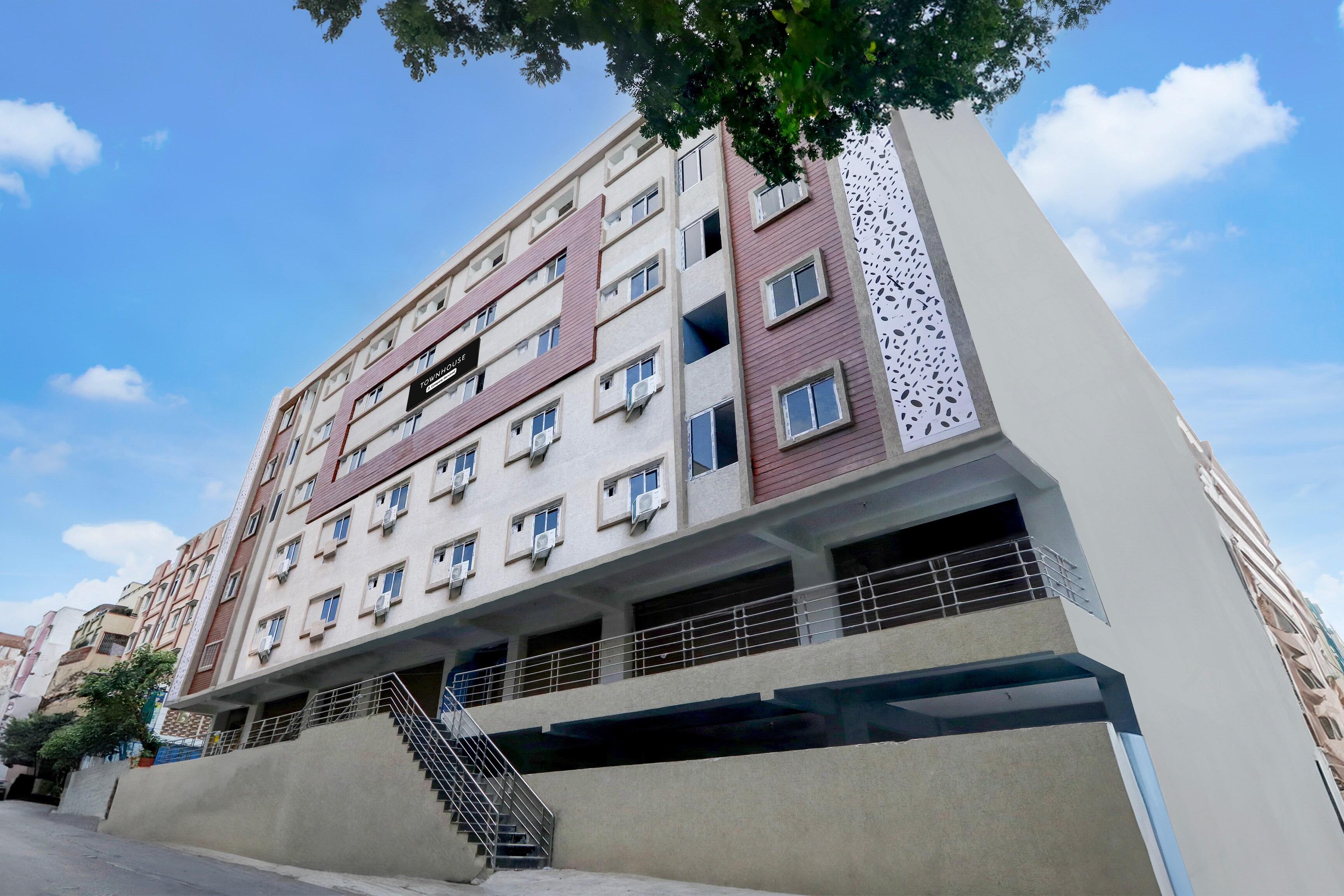 Super Townhouse Kukatpally Formerly SV Royal in Hyderabad