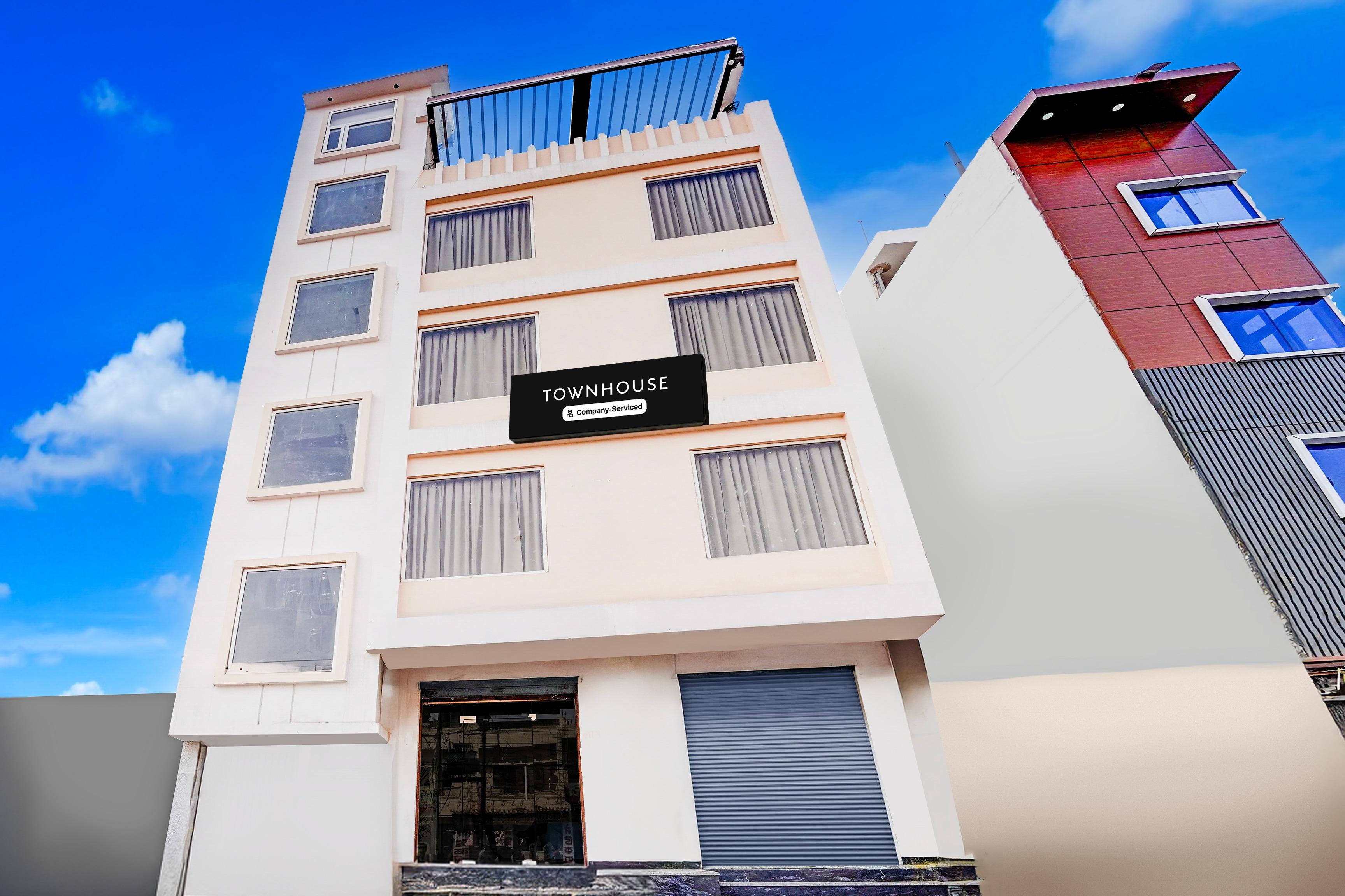 Super Townhouse Lahartara Railway Bridge Near Bus Stop in Varanasi