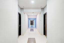 Super Townhouse Patparganj Near Max Super Speciality Hospital in Delhi