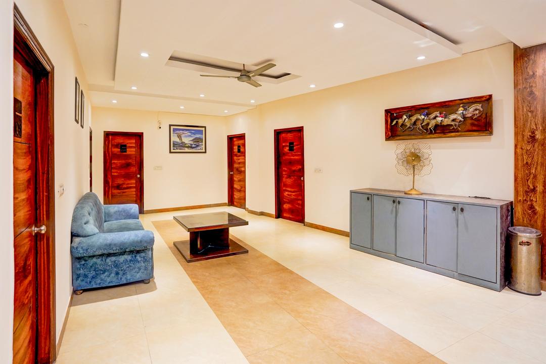 Super Townhouse Prince Chowk Near Railway Station in Dehradun