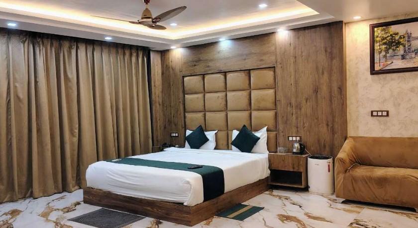 Hotel V Square in Lucknow