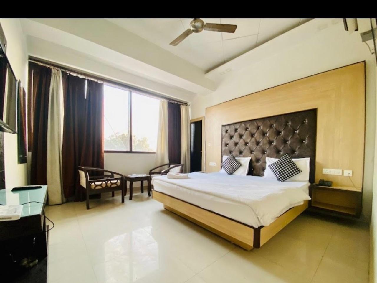 Hotel November in Zirakpur