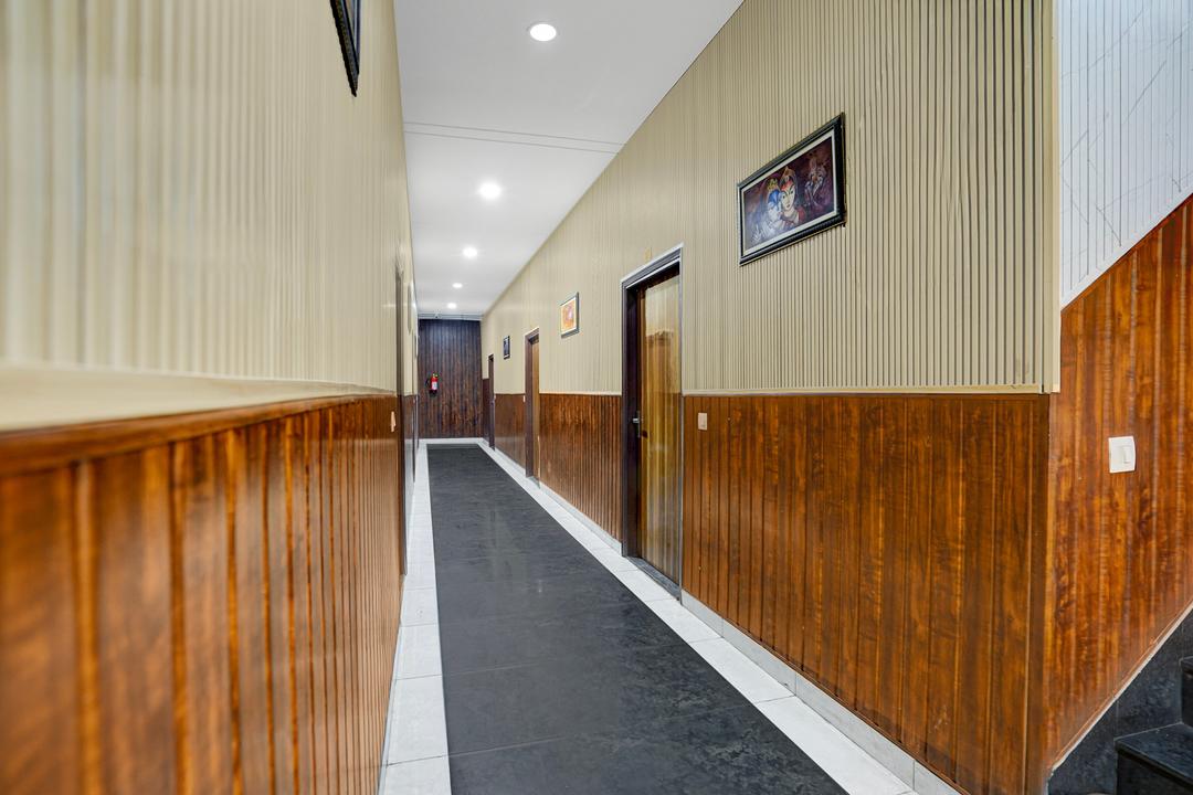 Hotel O Silver Arc Mall Ludhiana Formerly White Solitaire in Zirakpur