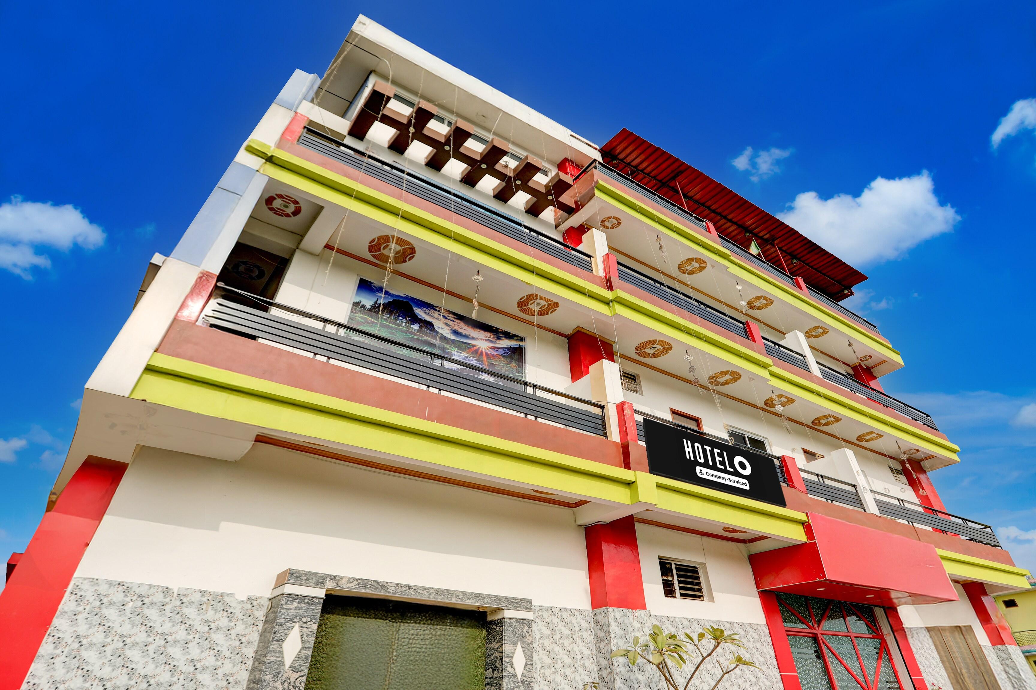 Hotel O Rae Bareli Railway Junction Formerly Nova Resorts & Luxury Farm in Raebareli
