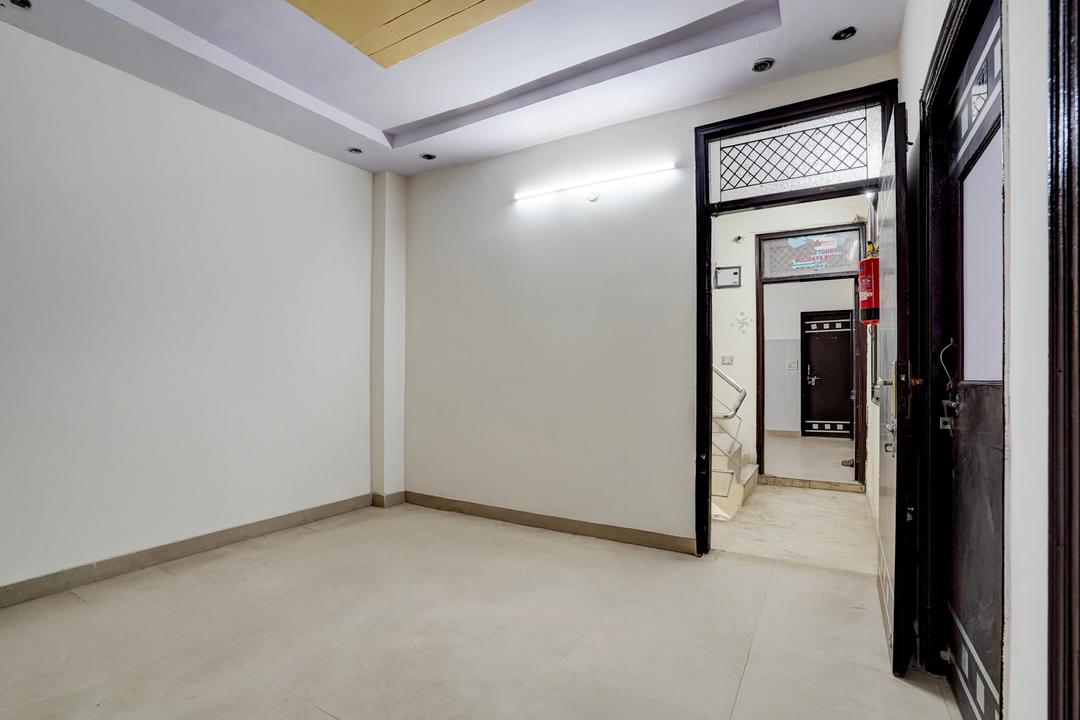 Hotel O Dwarka Mor Metro Station in Delhi