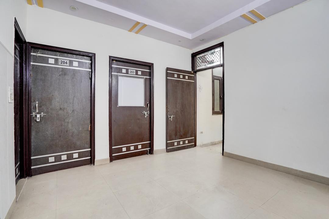 Hotel O Dwarka Mor Metro Station in Delhi