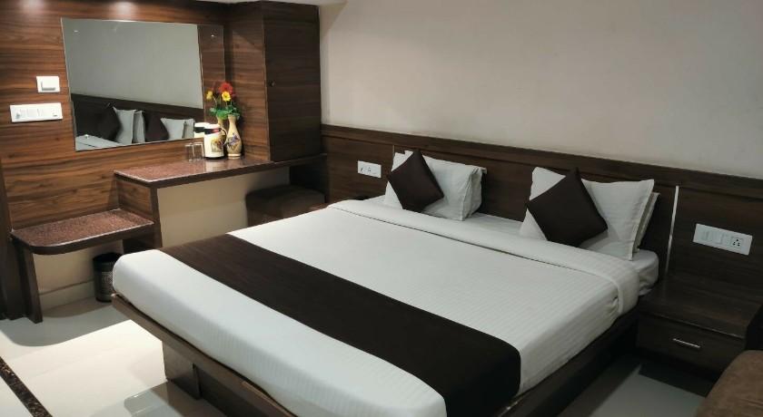 Hotel Paras in Jabalpur