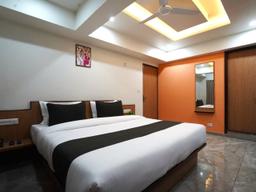 Hotel Orange Tree in Ahmedabad