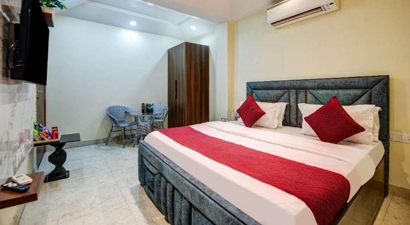 Black Rose Rohini Sector 15 in Delhi