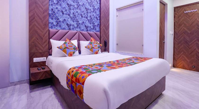 Hotel Sunday Residency in Thane