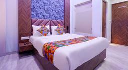 Hotel Sunday Residency in Thane