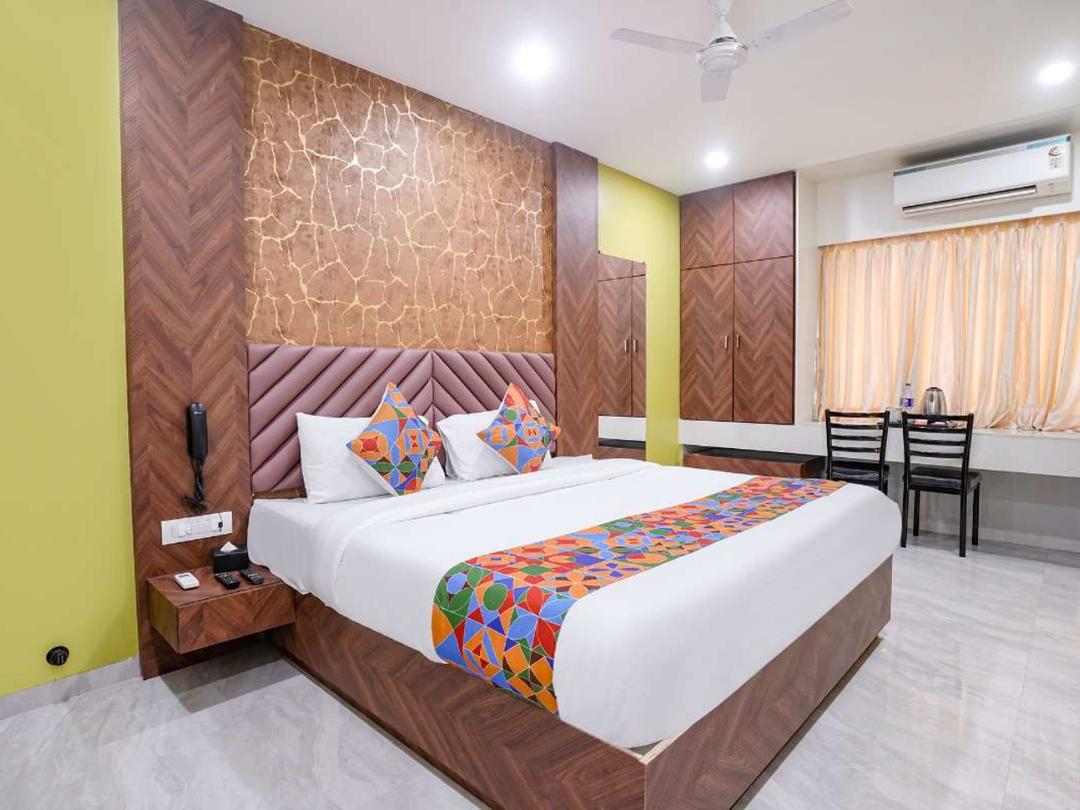 Hotel Sunday Residency in Thane