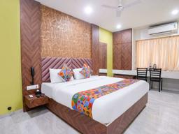 Hotel Sunday Residency in Thane