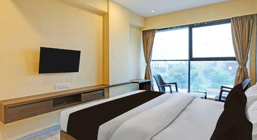 Hotel Om Shiv in Vadodara
