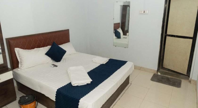 Hotel Midnight Lodging and Boarding in Panvel