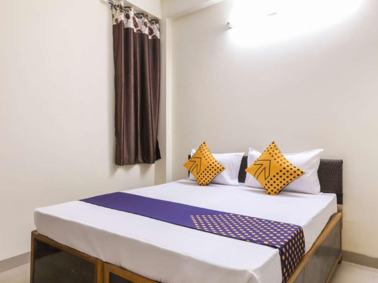 Hotel Silver Peace in Indore