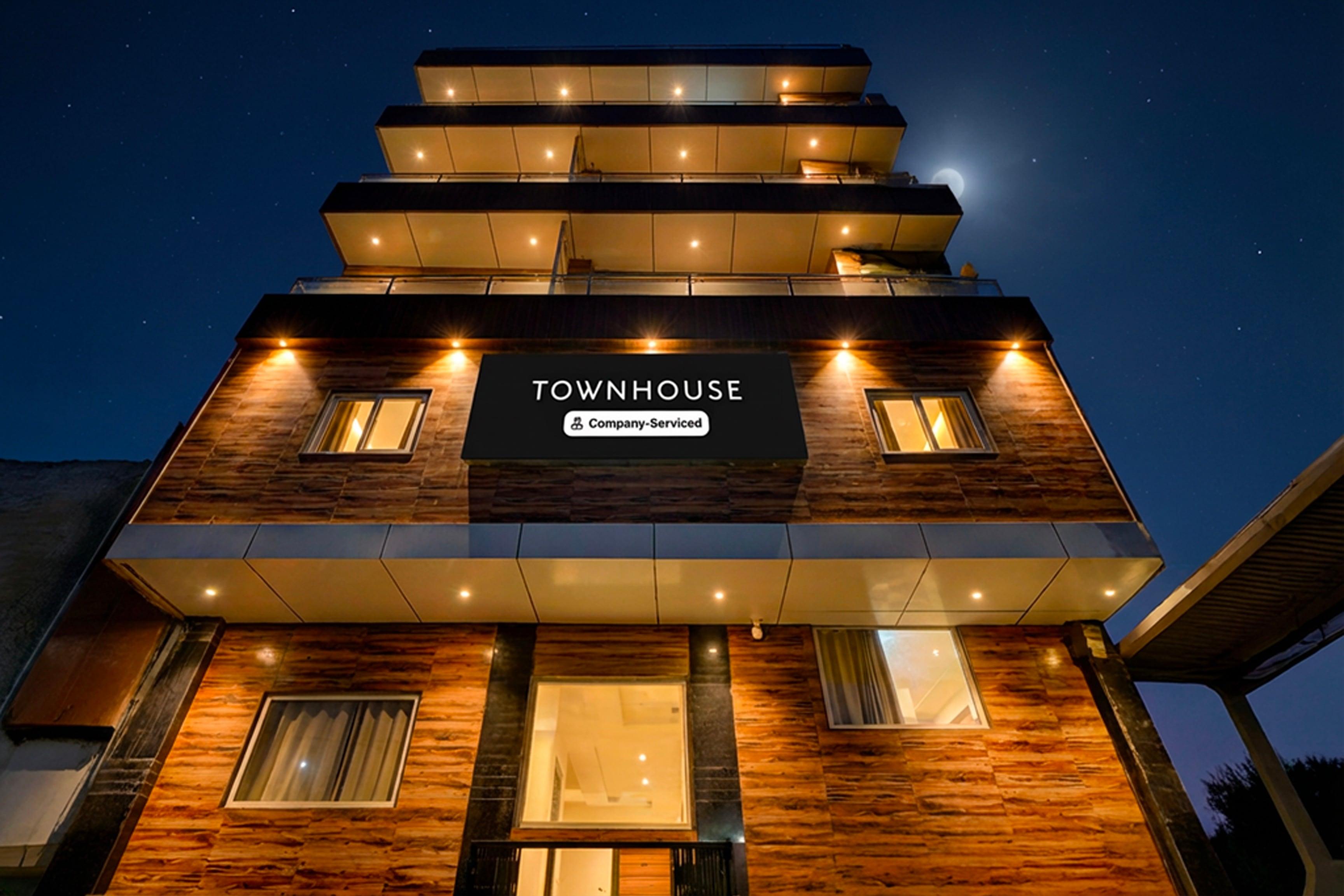 Super Townhouse Varanasi Cantonment Formerly Ayushman Inn in Varanasi