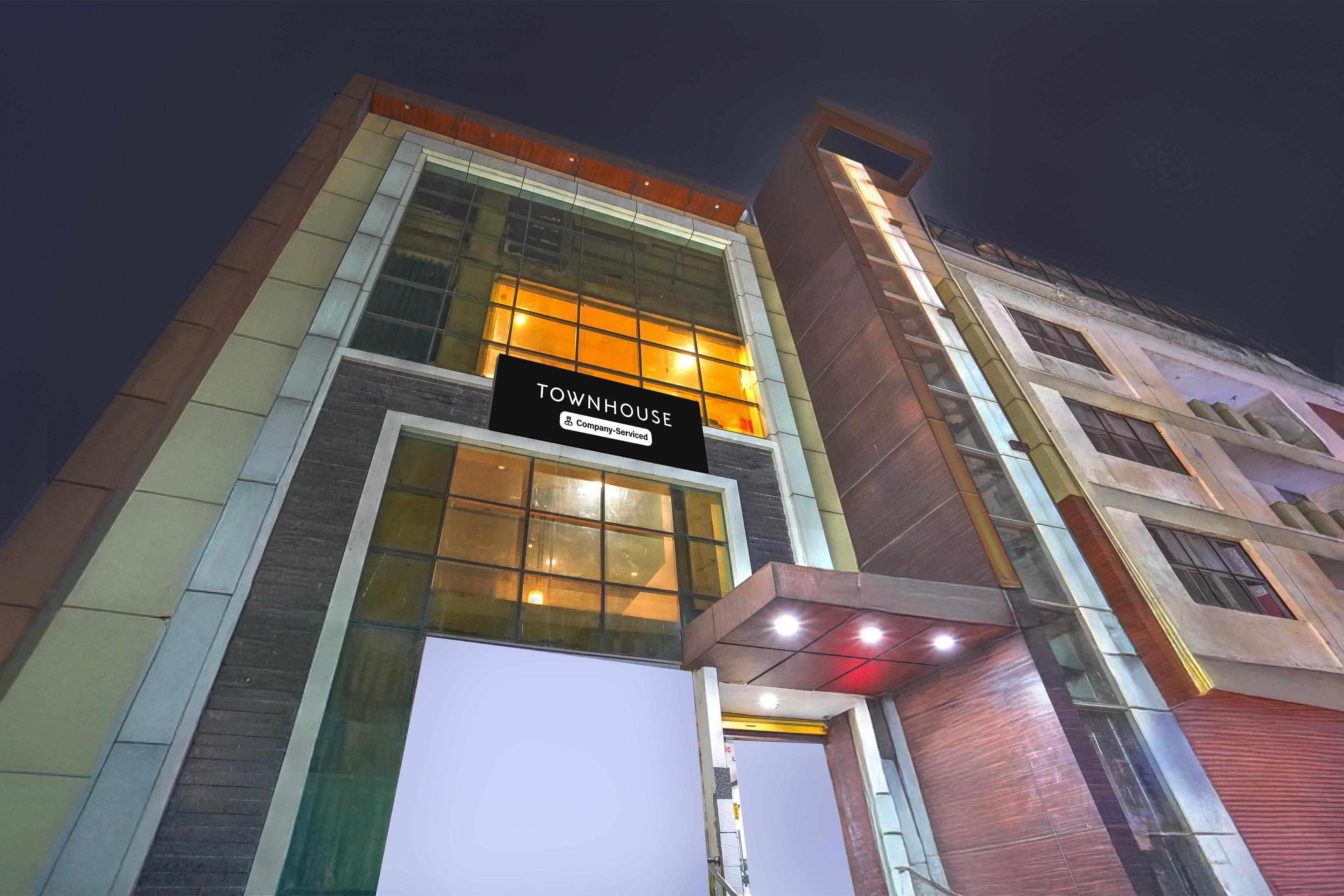 Townhouse Z Square Mall Formerly The Mall Road Inn in Kanpur