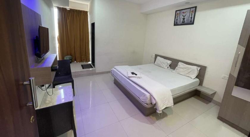 Hotel Golden Galaxy in Mumbai