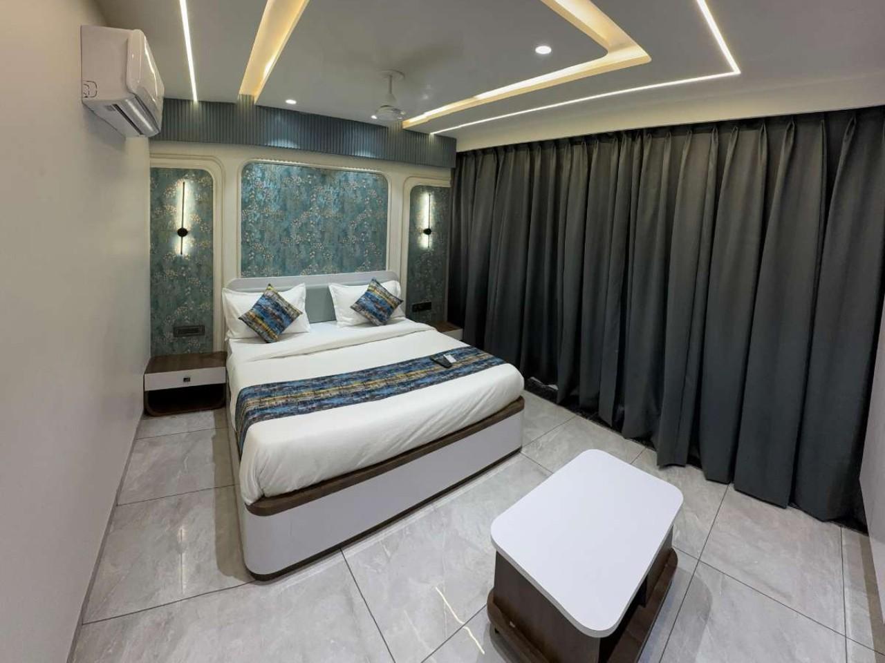 Hotel Vallabh Sky in Vadodara