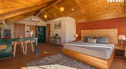 StayVista at Johnson Studios in Manali