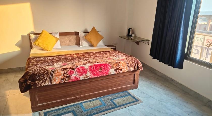 Hotel Ramkesarrai in Ayodhya