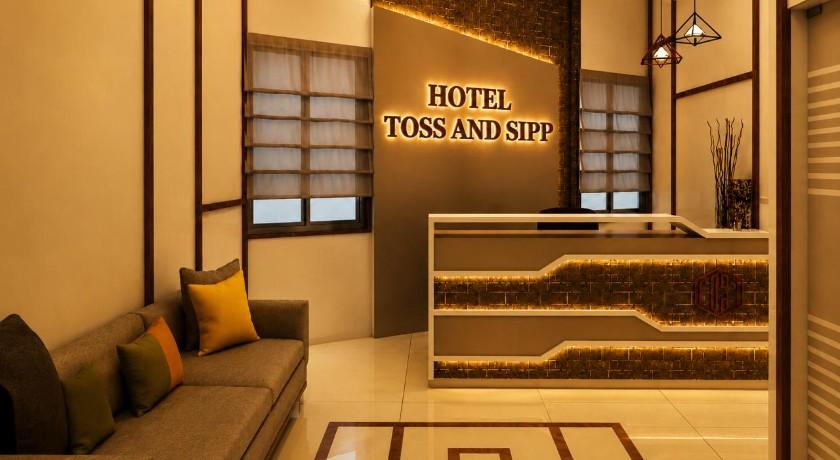 Toss and Sipp in Mumbai