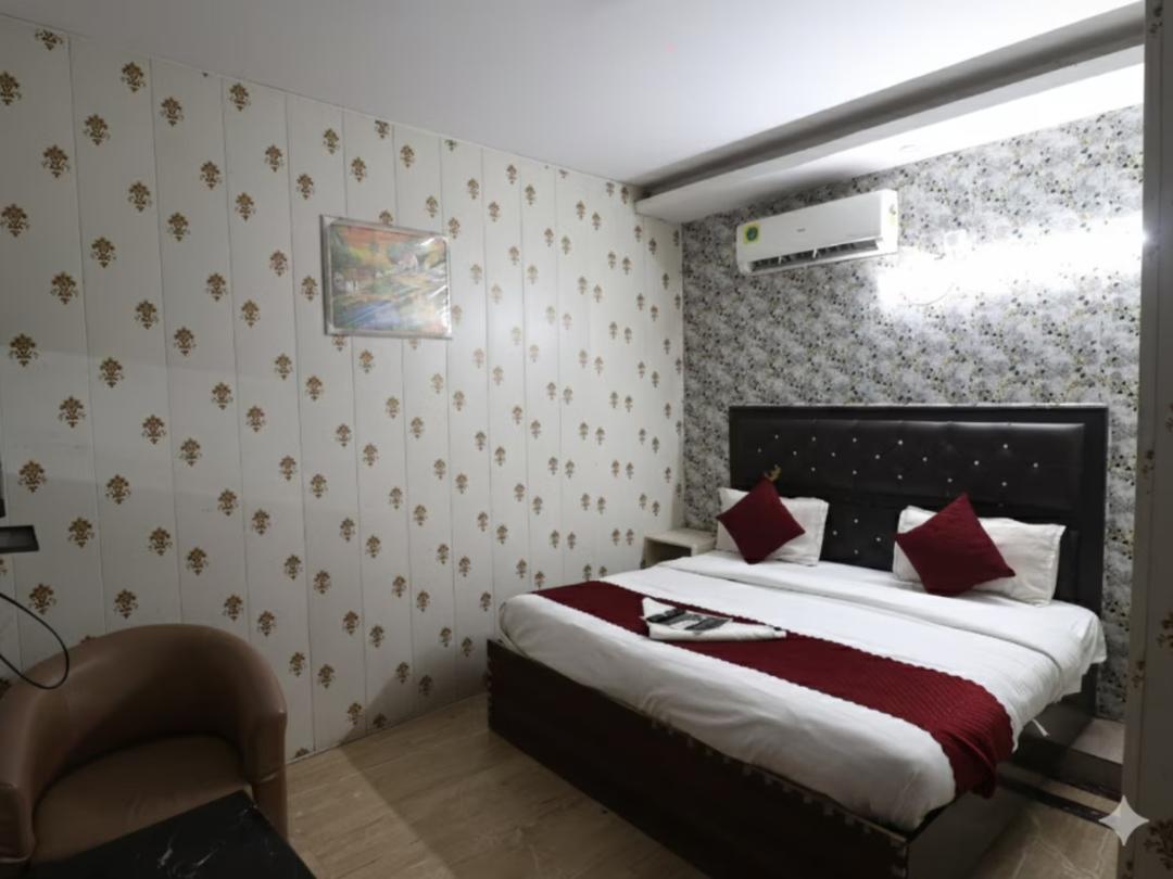 Hotel Yuvraj Rajendra Nagar in Ghaziabad