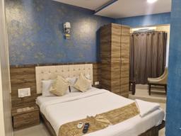 Hotel Western Court in Mumbai