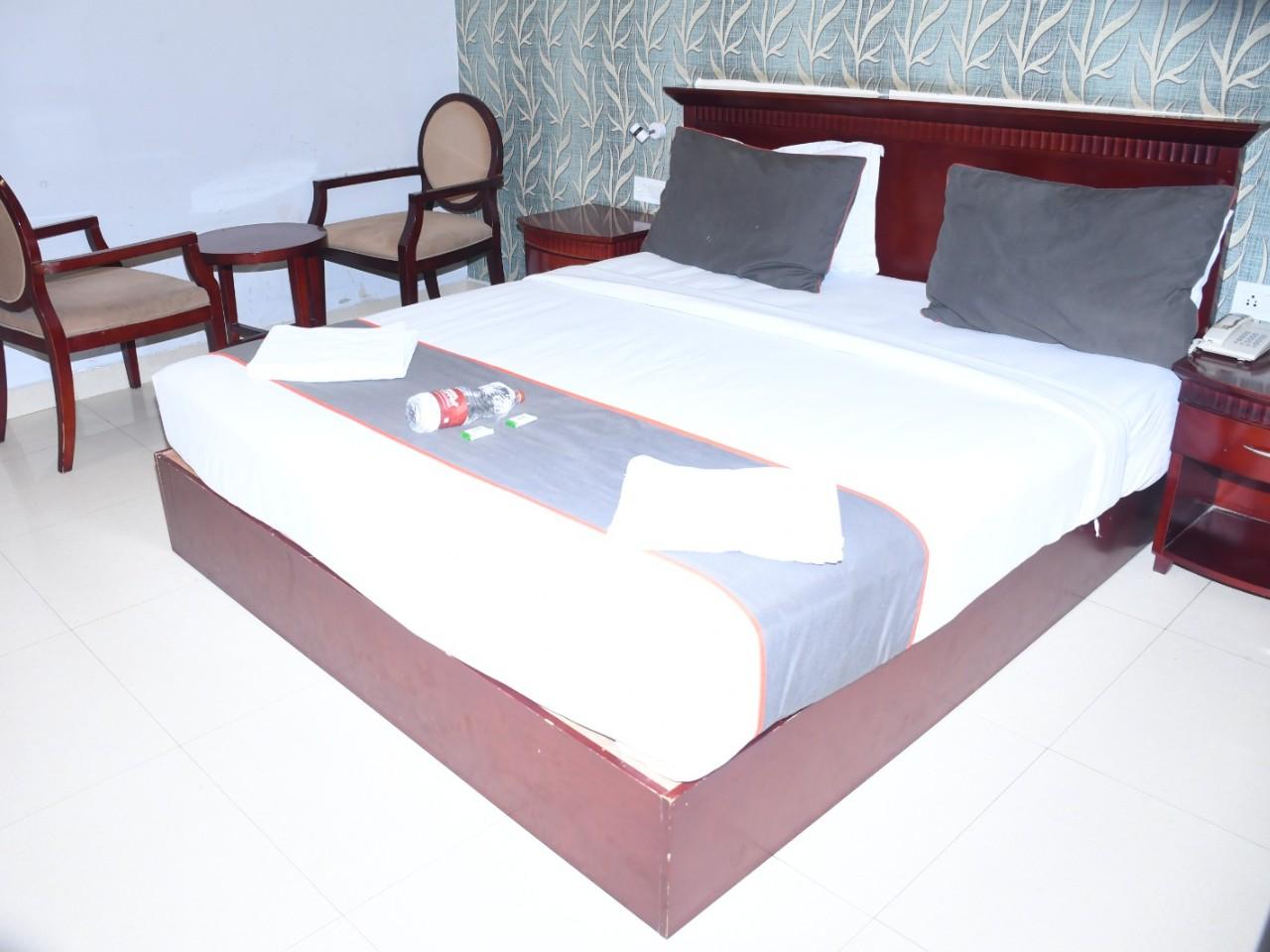 Sri 7 Inn in Anantapur