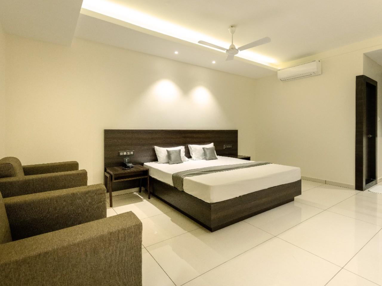 Hotel Paramount Suites and Service Apartments in Mangalore