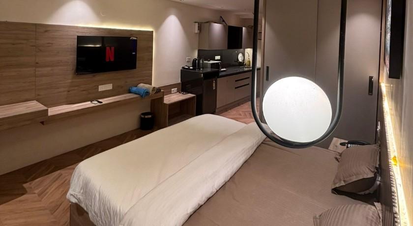 The Sterling Aroma in Noida